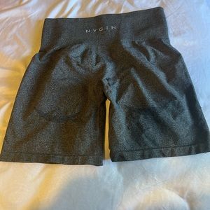 Nvgtn black speckled contour shorts